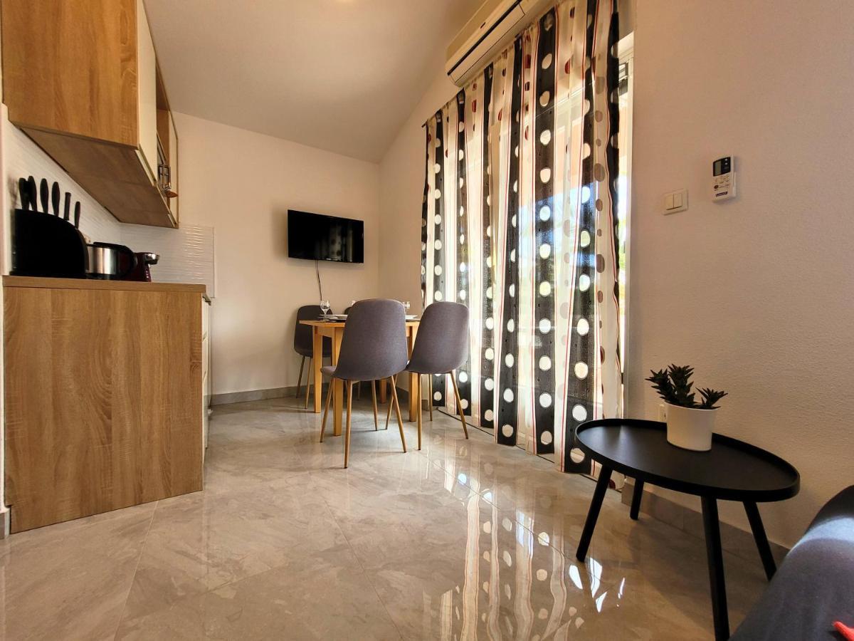 Apartment Jelena Вир Екстериор снимка