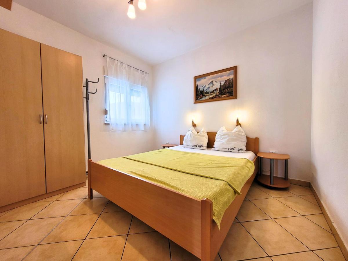 Apartment Jelena Вир Екстериор снимка
