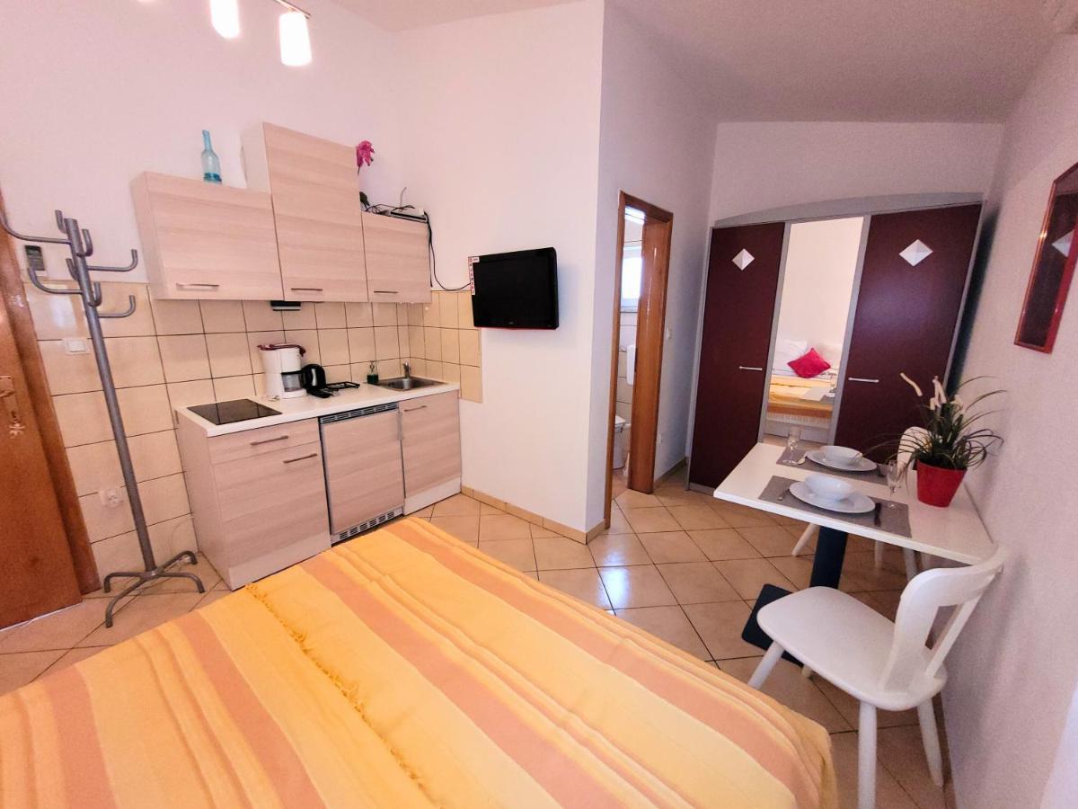 Apartment Jelena Вир Екстериор снимка